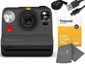 كاميرا Polaroid Now I-Type Instant Film - حزمة سوداء مع مجموعة أفلام ملونة من النوع i (8 صور فورية) وقماش تنظيف Lumintrail