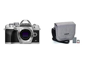 هيكل كاميرا OM Digital Solutions OM-D E-M10 Mark IV الفضي مع طقم أوليمبوس للمبتدئين