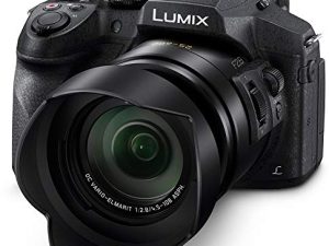 كاميرا رقمية من باناسونيك لوميكس FZ300 ذات زووم طويل 12.1 ميجابيكسل ، مستشعر 1 / 2.3 بوصة ، فيديو 4K ، واي فاي ، جسم كاميرا مقاوم للأتربة والرذاذ ، عدسة تكبير LEICA DC 24X F2.8 - DMC-FZ300K - (أسود) الولايات المتحدة الأمريكية